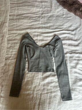 lululemon athletica Heather Gray Long-Sleeve V-Neck Cropped Top